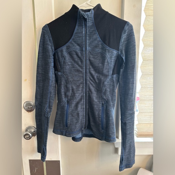 Navy blue and black Lulu lemon define jacket. - Picture 2 of 4